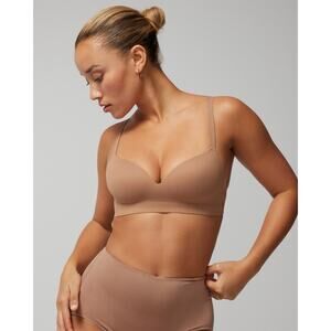 Soma Bra 40DD Enbliss Wireless Lightly Lined Adjustable Strap Back Closure Beige